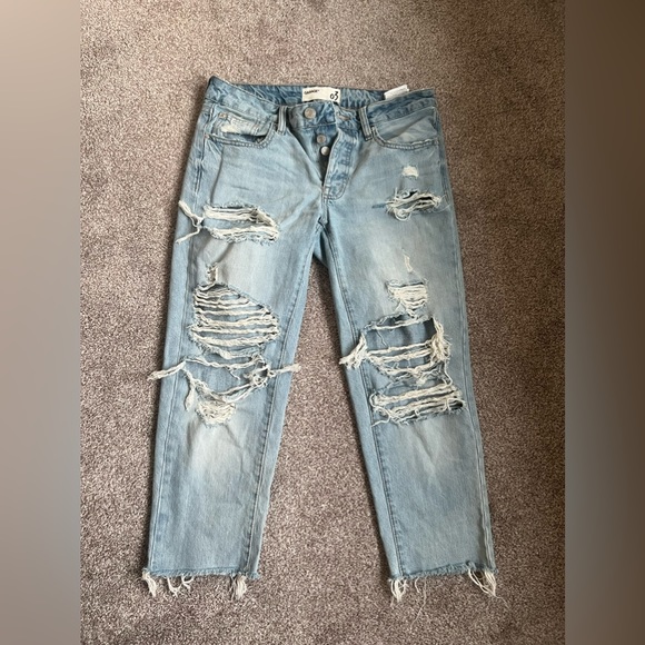 Light wash Bf style jeans mid rise from garage - Picture 2 of 4